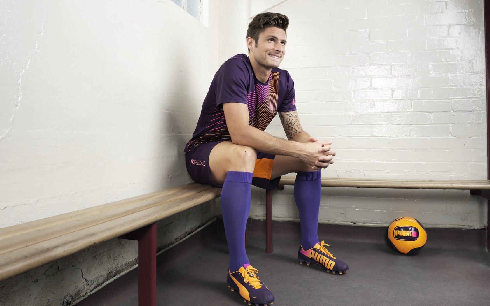 季后赛激战正酣，豪门对决引爆篮球热潮