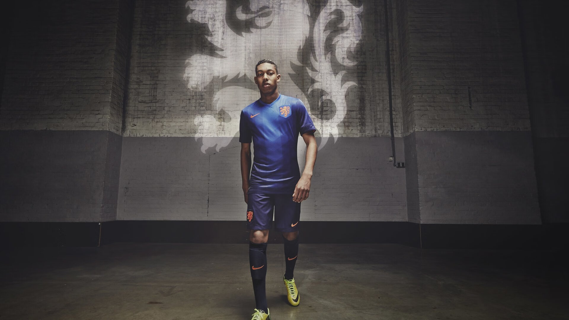 传奇谢幕，足球巨星李明举行盛大退役仪式